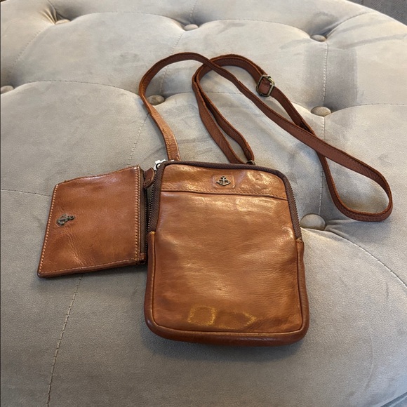 Brown Leather Crossbody Bag with Anchor Motif - Picture 3 of 5